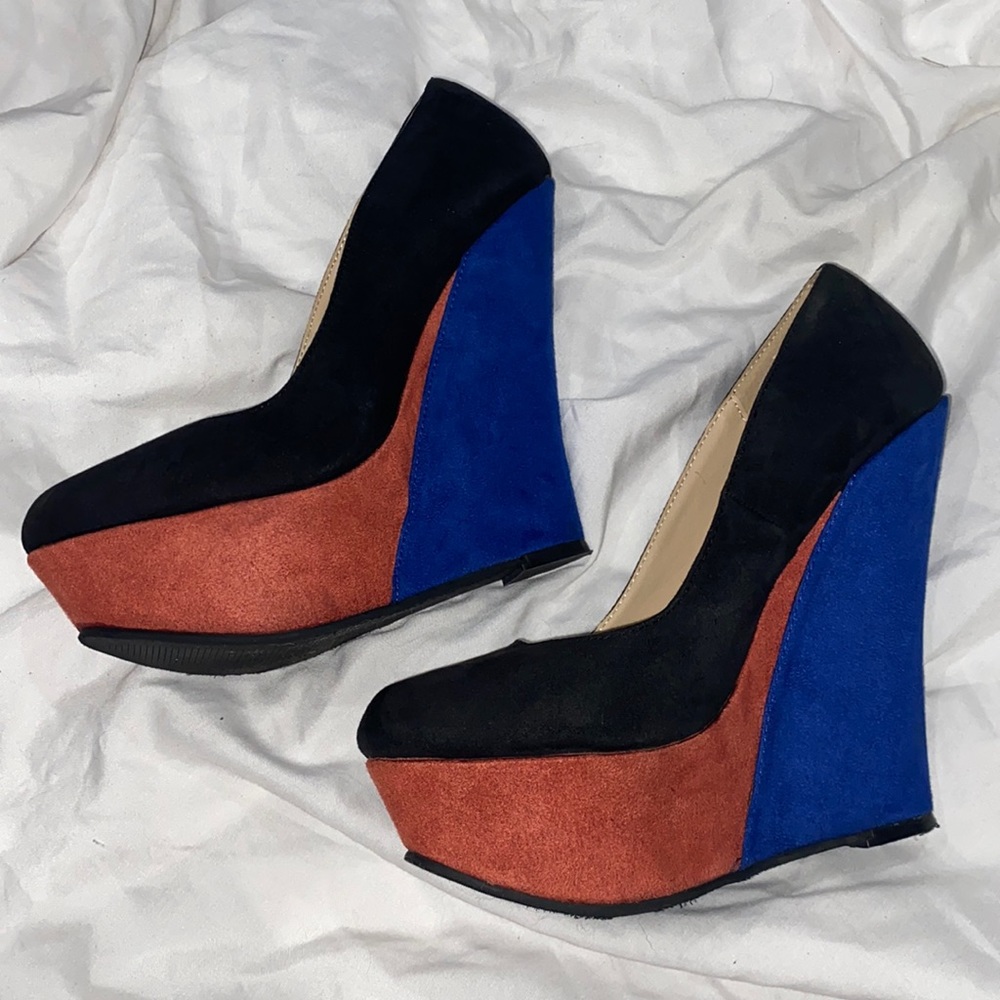Suede wedges - black, orange, blue